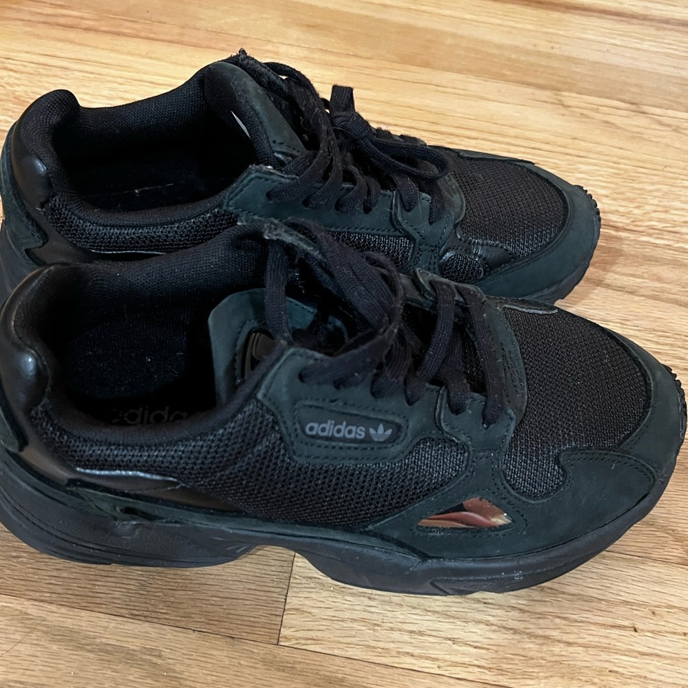 Adidas Sneakers